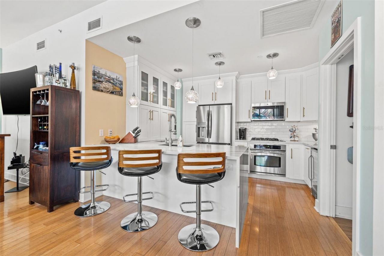 475 2nd Street N, Unit 201, Saint Petersburg, FL 33701 Photo