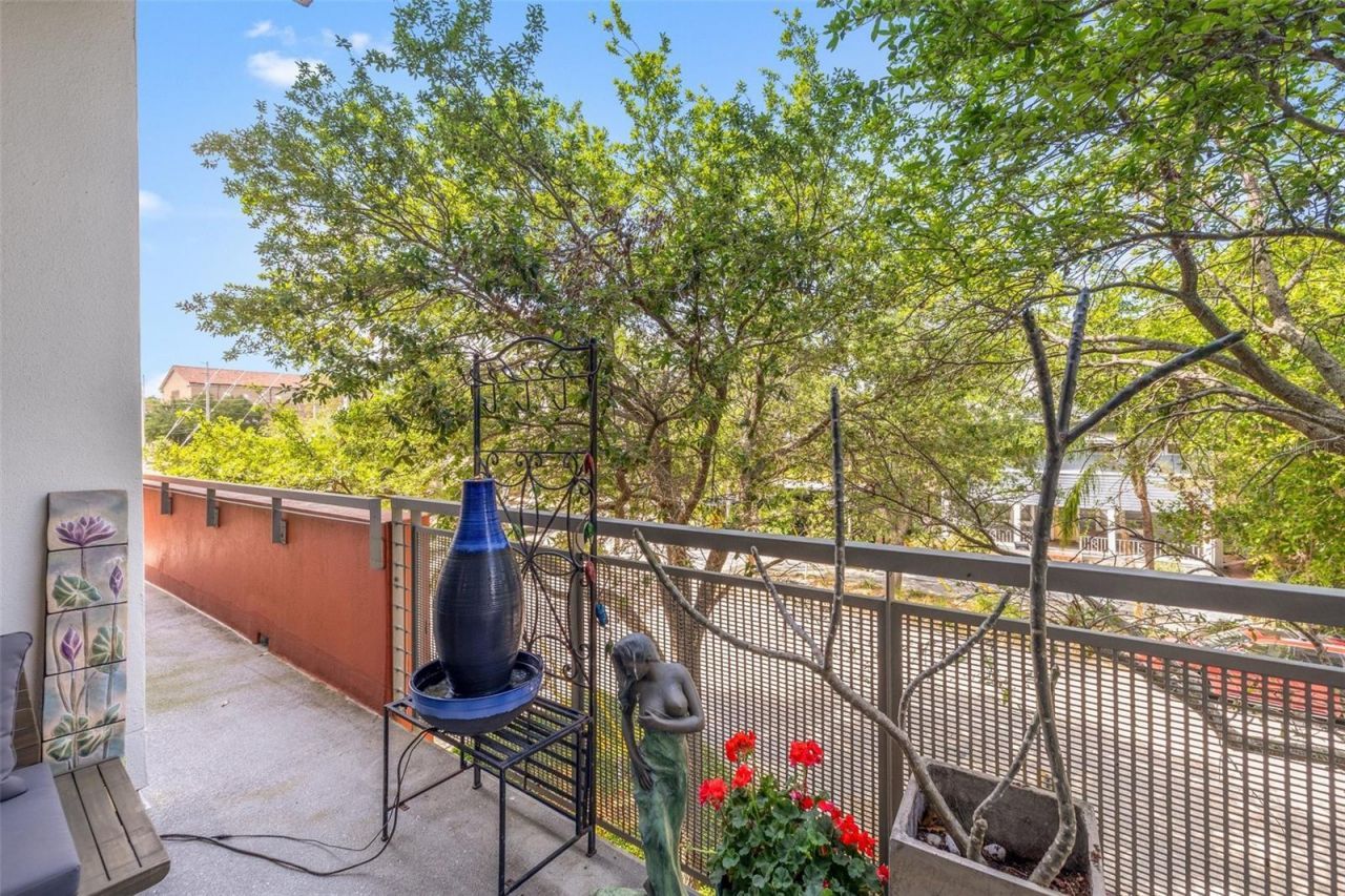 475 2nd Street N, Unit 201, Saint Petersburg, FL 33701 Photo