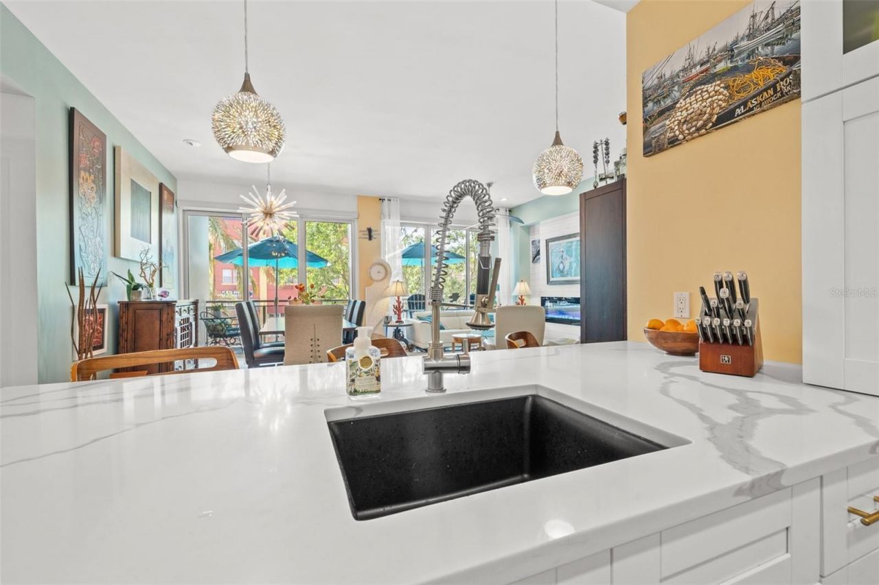 475 2nd Street N, Unit 201, Saint Petersburg, FL 33701 Photo