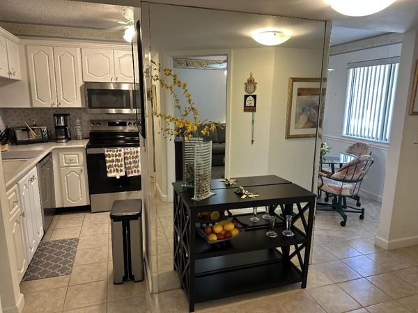 3138 Via Poinciana, Unit 114, Lake Worth, FL 33467