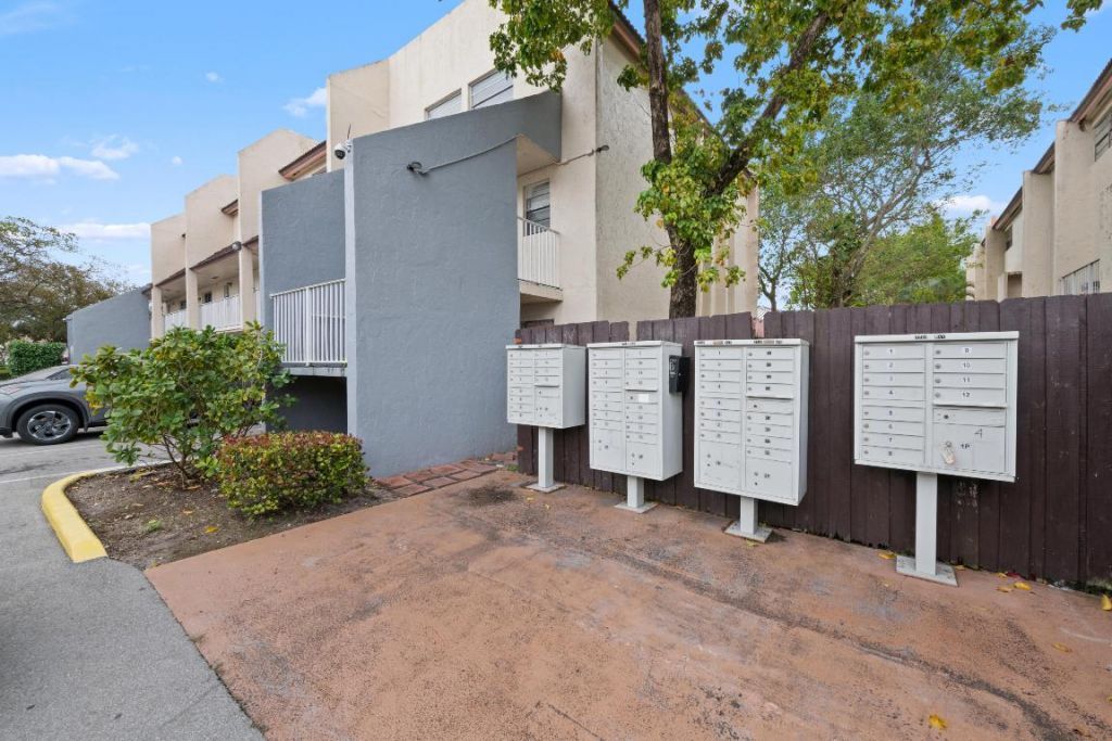 3750 NW 115th Avenue, Unit 8-5, Coral Springs, FL 33065 Photo