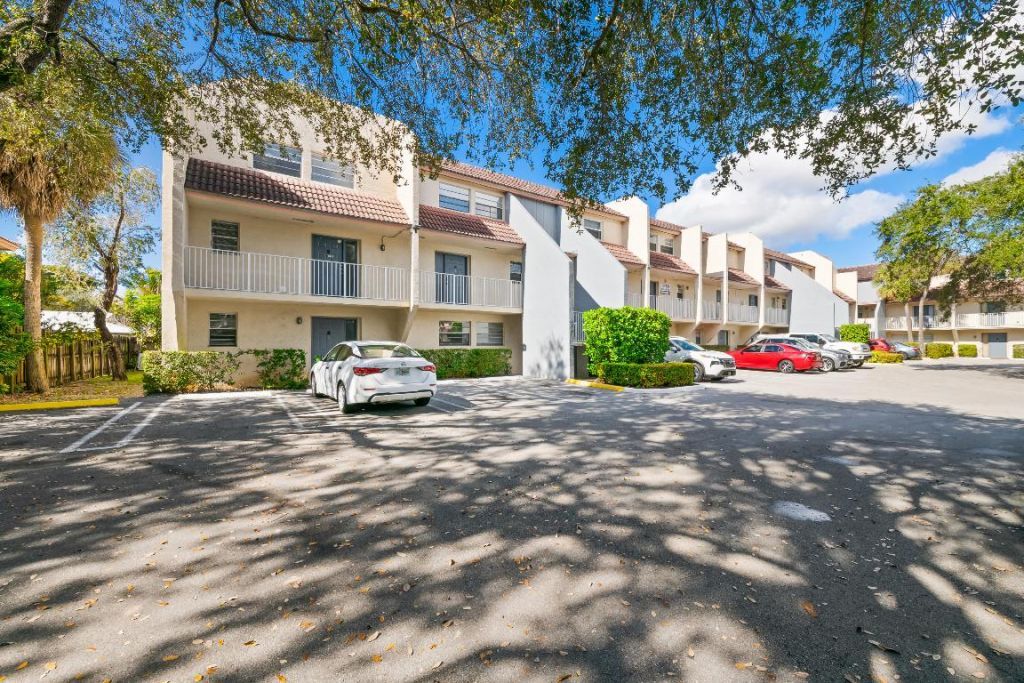 3750 NW 115th Avenue, Unit 8-5, Coral Springs, FL 33065 Photo