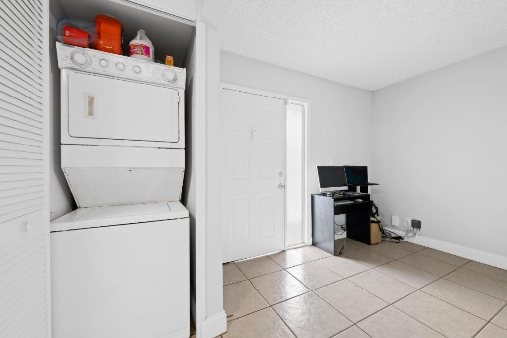 3750 NW 115th Avenue, Unit 8-5, Coral Springs, FL 33065 Photo