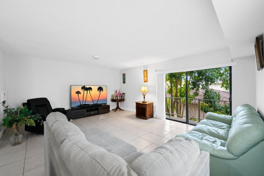 3750 NW 115th Avenue, Unit 8-5, Coral Springs, FL 33065 Photo