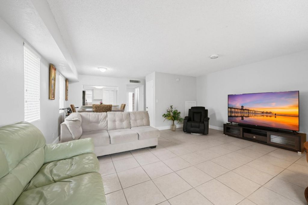 3750 NW 115th Avenue, Unit 8-5, Coral Springs, FL 33065 Photo