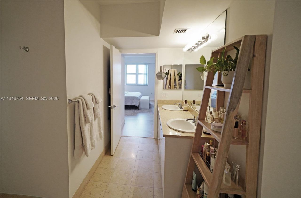 20000 E Country Club Dr, Unit 1014, Aventura, FL 33180 Photo