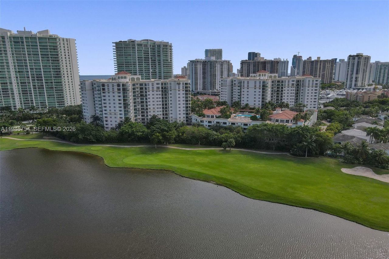 20000 E Country Club Dr, Unit 1014, Aventura, FL 33180 Photo