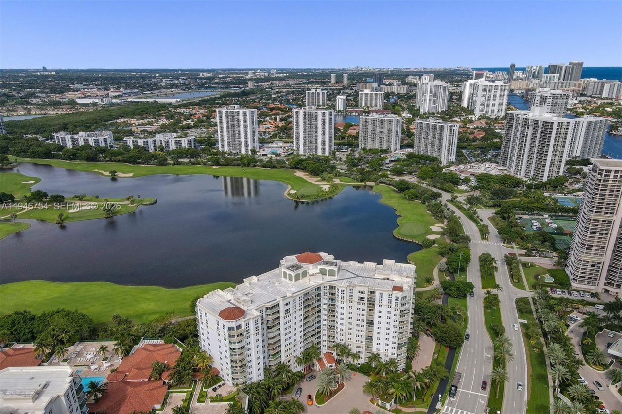 20000 E Country Club Dr, Unit 1014, Aventura, FL 33180 Photo