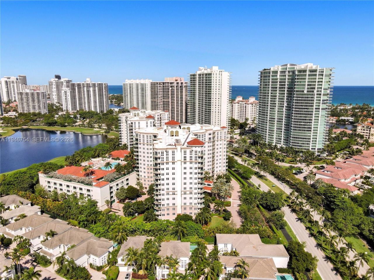 20000 E Country Club Dr, Unit 1014, Aventura, FL 33180 Photo