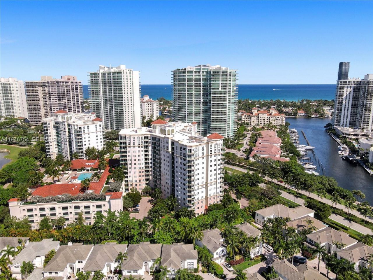 20000 E Country Club Dr, Unit 1014, Aventura, FL 33180 Photo