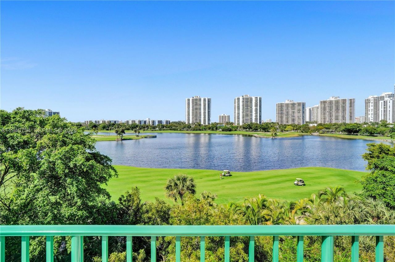 20000 E Country Club Dr, Unit 1014, Aventura, FL 33180 Photo