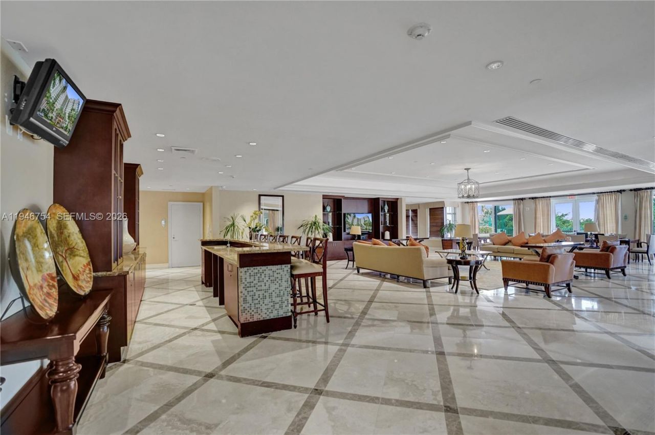 20000 E Country Club Dr, Unit 1014, Aventura, FL 33180 Photo