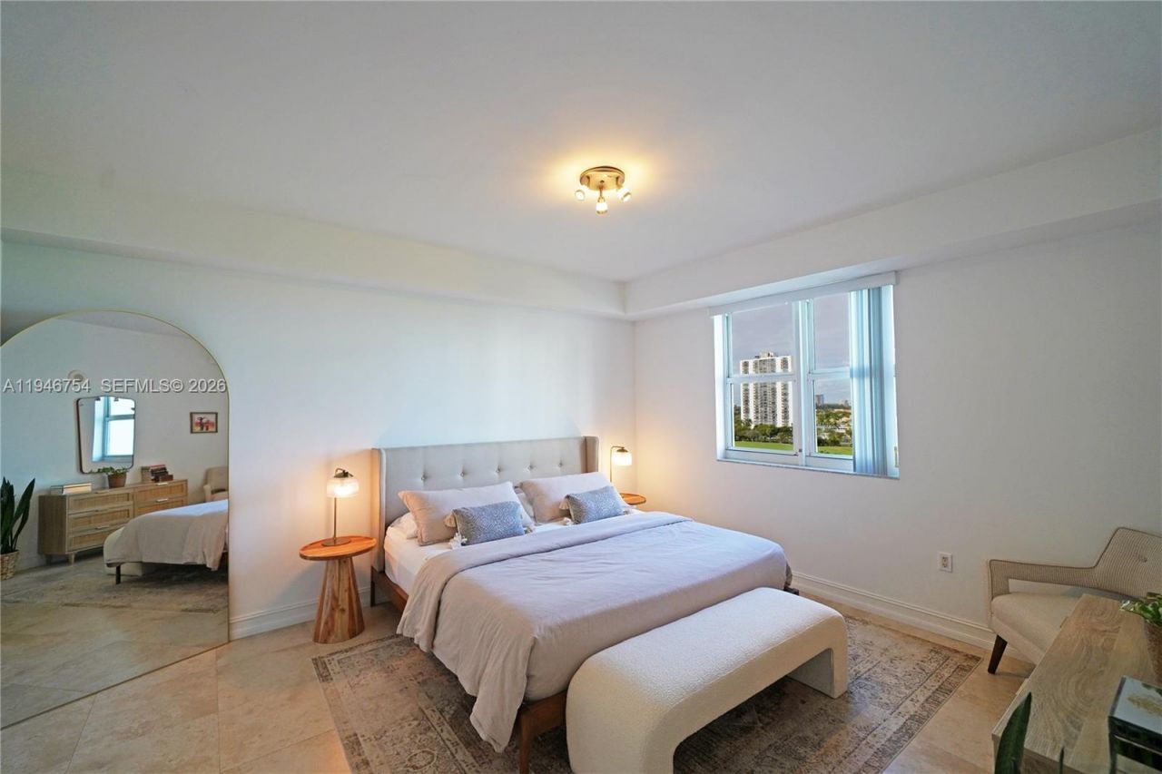 20000 E Country Club Dr, Unit 1014, Aventura, FL 33180 Photo