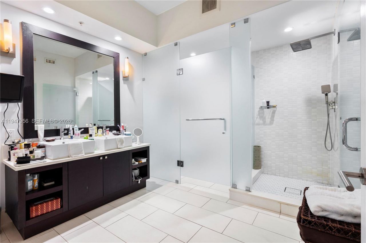 5300 NW 87th Ave, Unit 1212, Doral, FL 33178 Photo