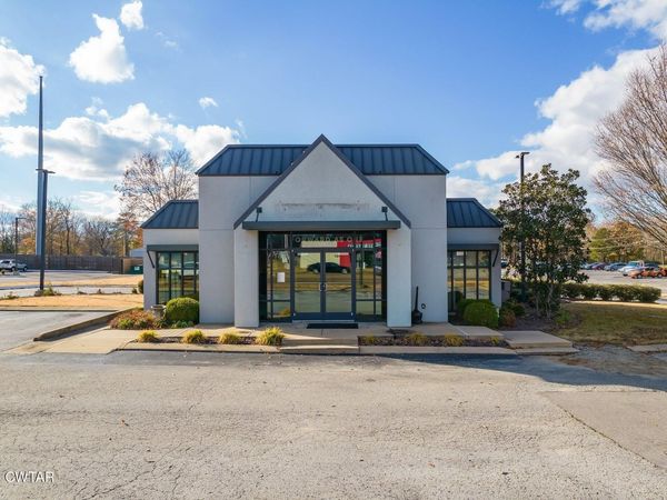 1291 S Highland Avenue , Jackson, TN 38301