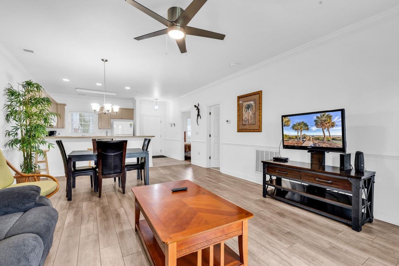 4801 Luster Leaf Circle Photo 11