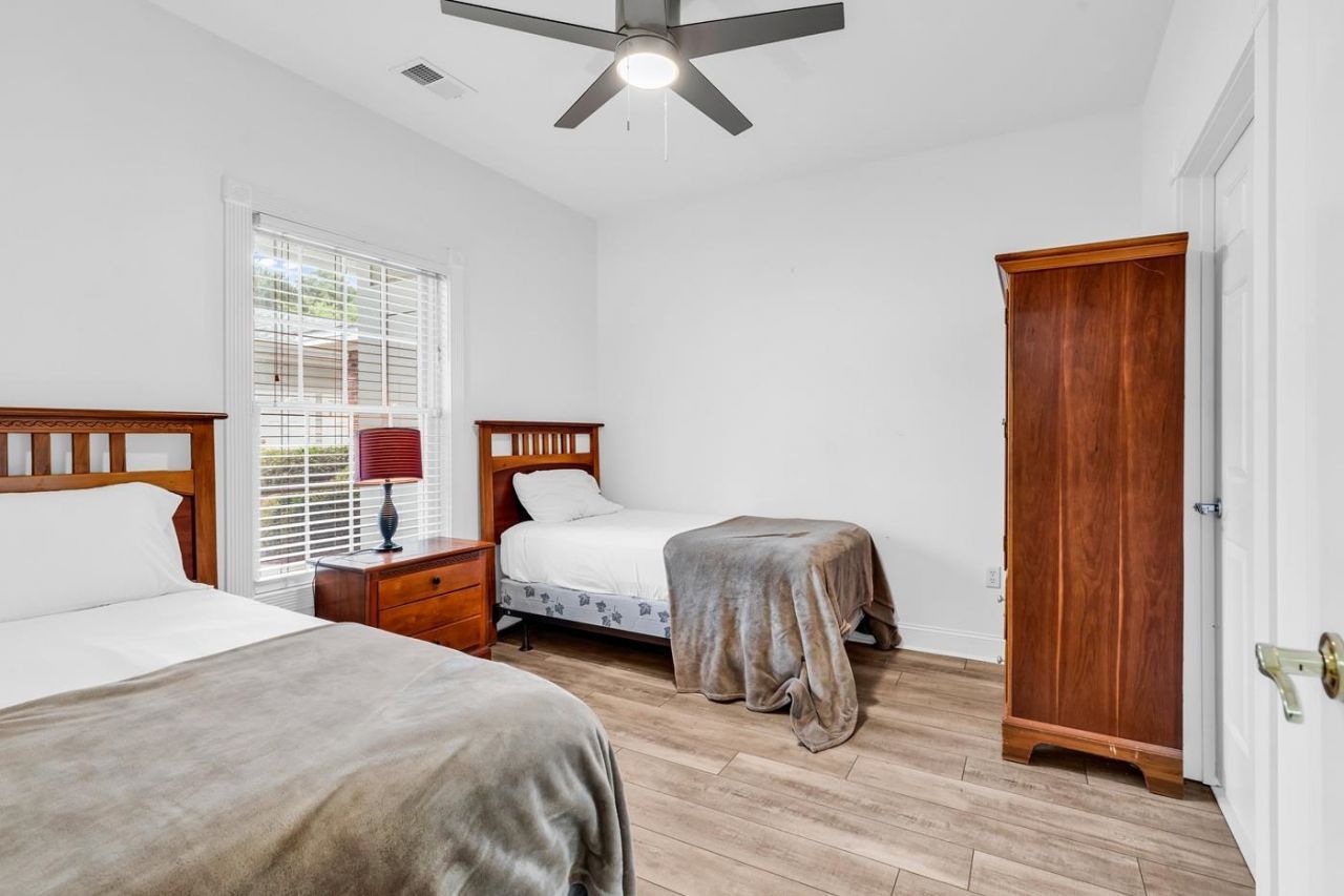 4801 Luster Leaf Circle Photo 12