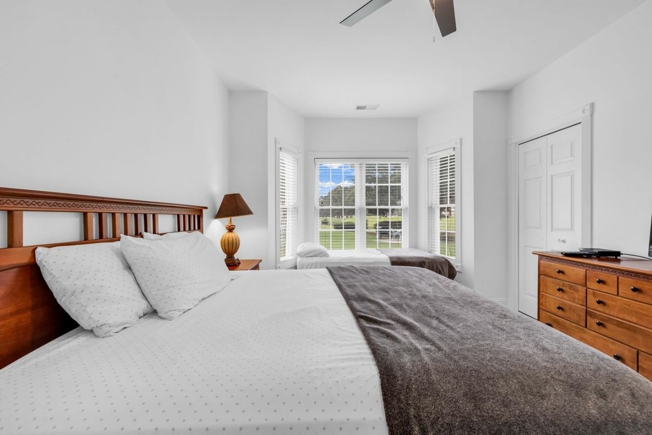 4801 Luster Leaf Circle Photo 19