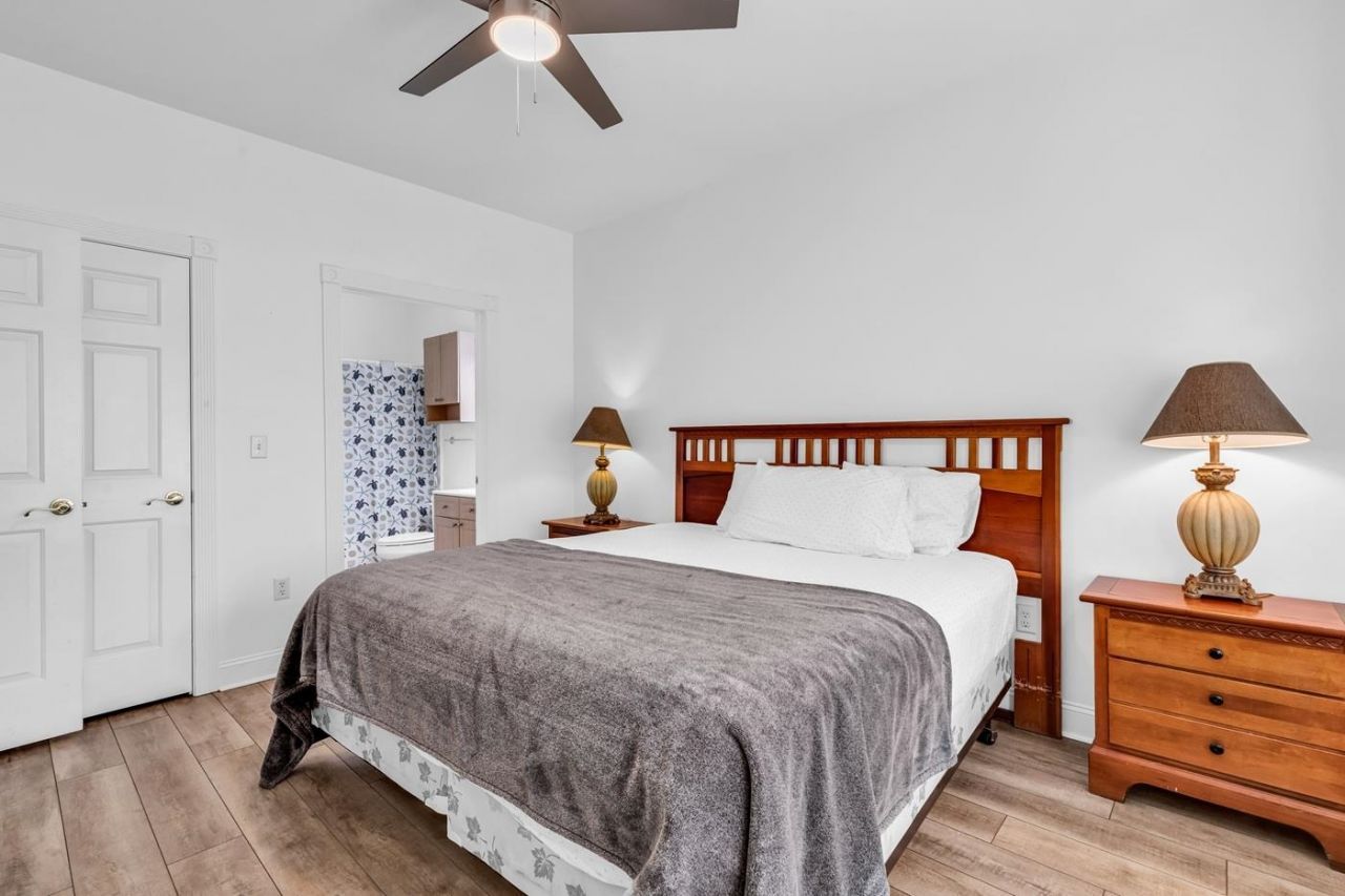 4801 Luster Leaf Circle Photo 21