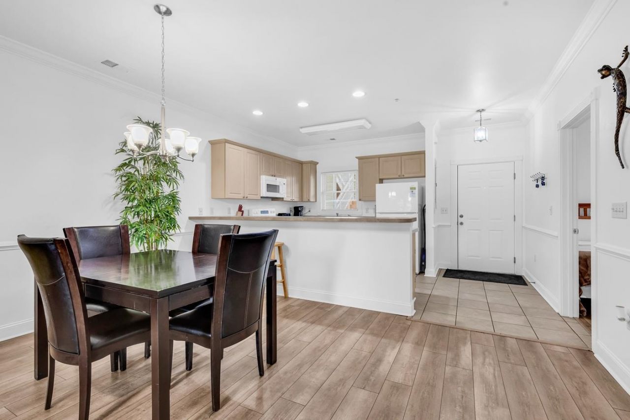 4801 Luster Leaf Circle Photo 6