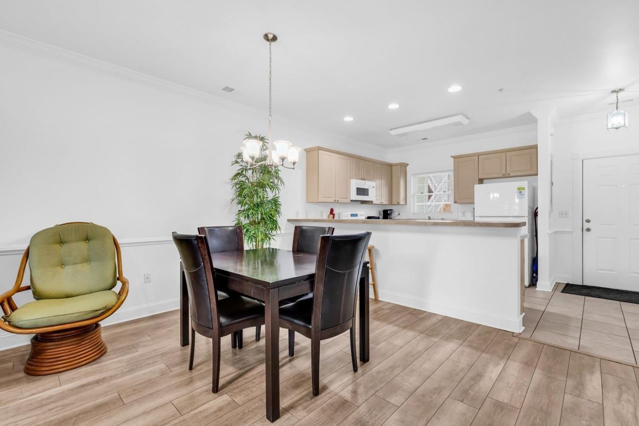 4801 Luster Leaf Circle Photo 7