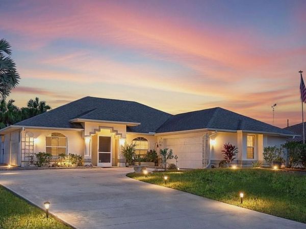 1149 SE Cambridge Drive, Port St. Lucie, FL 34952