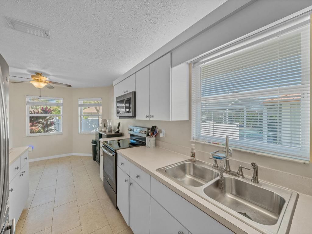 1149 SE Cambridge Drive, Port Saint Lucie, FL 34952 Photo