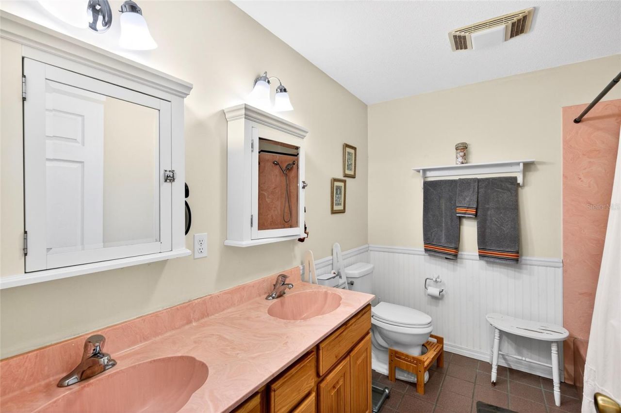 5940 NE 57th Loop, Silver Springs, FL 34488 Photo