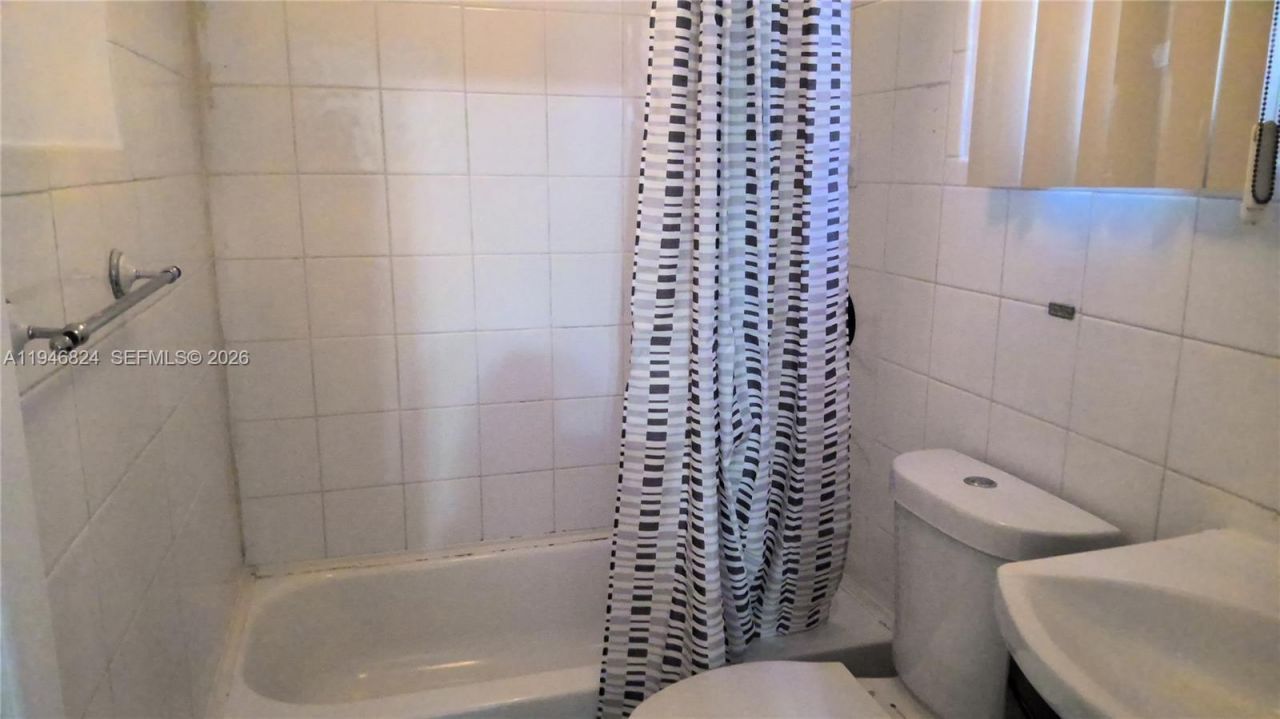 2930 NW 87th Ter, Miami, FL 33147 Photo