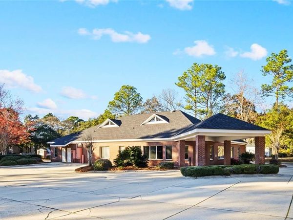 1605 Hillcrest Road , Mobile, AL 36695