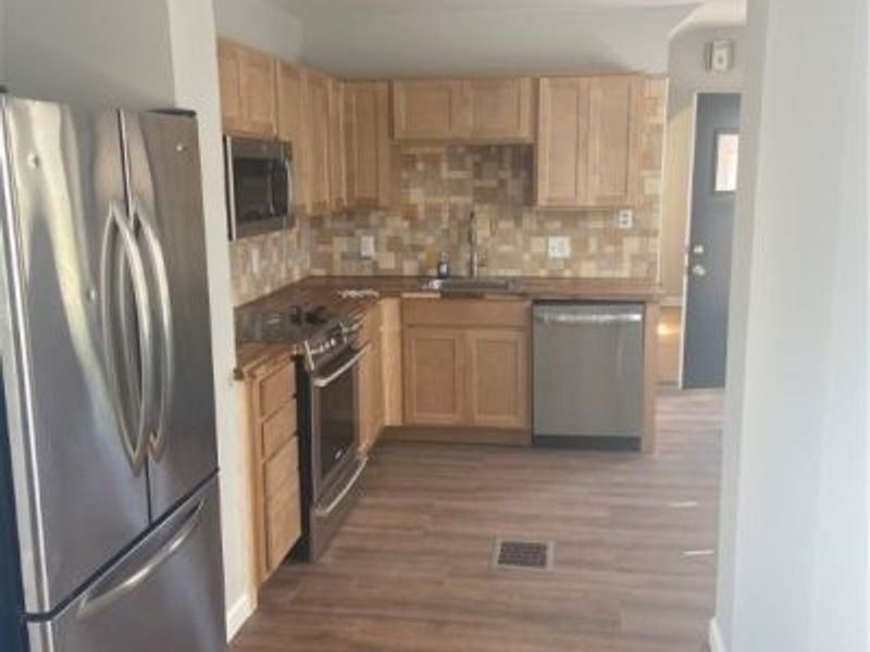 4138 E 154th Street, Cleveland, OH 44128 Photo 3