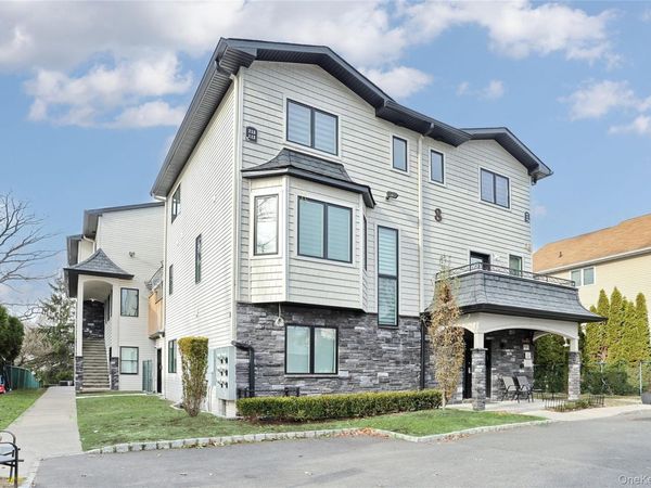 8 Neil Road, Unit 213, Spring Valley, NY 10977