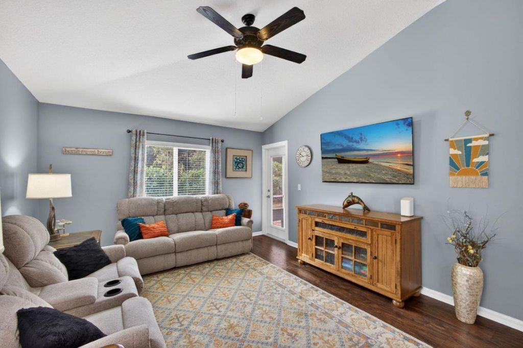 1095 Via Jardin, Riviera Beach, FL 33418 Photo