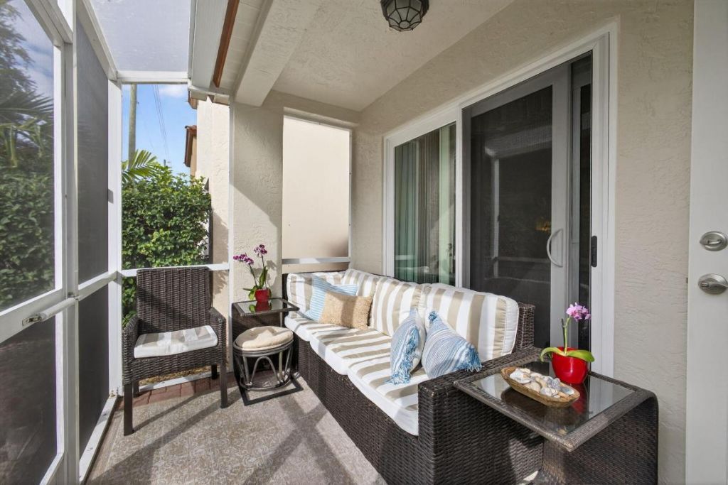 1095 Via Jardin, Riviera Beach, FL 33418 Photo