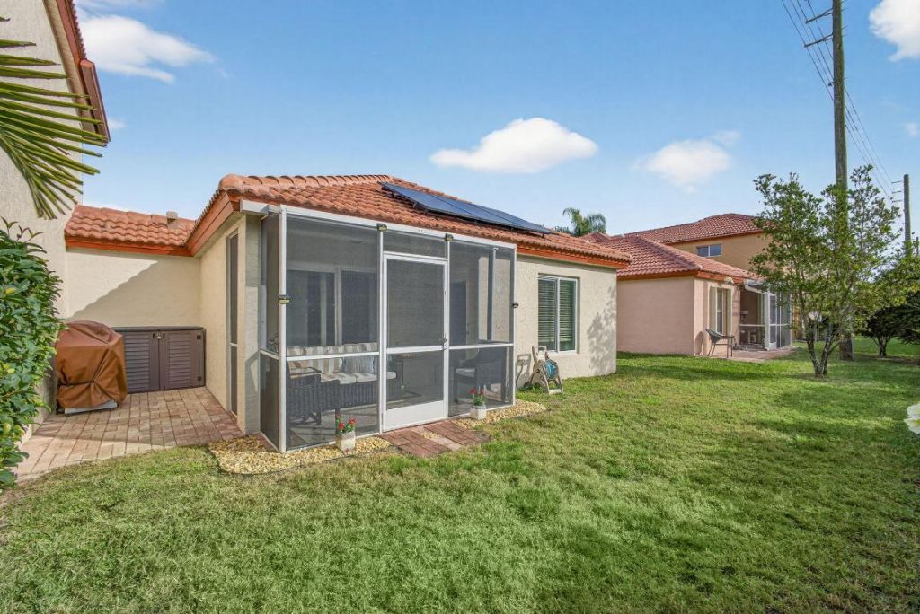 1095 Via Jardin, Riviera Beach, FL 33418 Photo