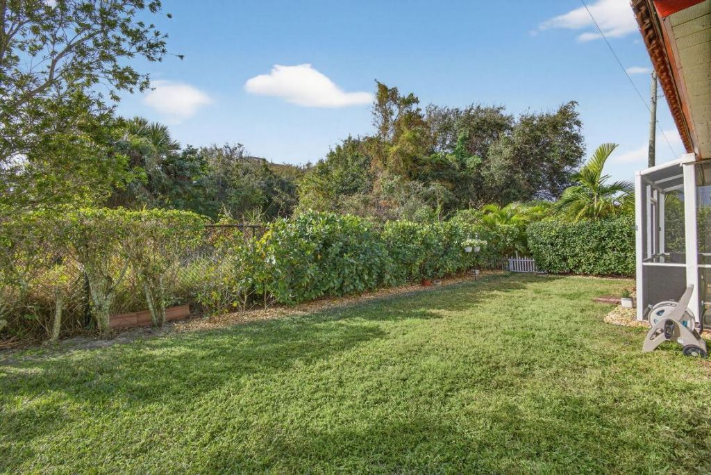 1095 Via Jardin, Riviera Beach, FL 33418 Photo