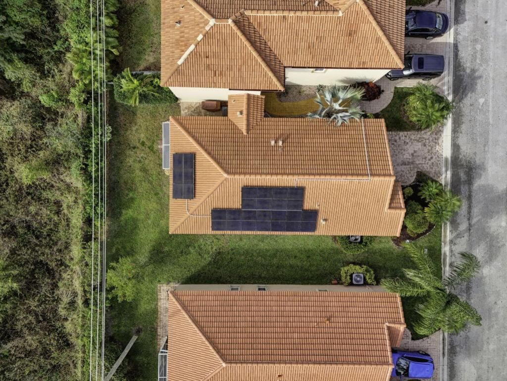 1095 Via Jardin, Riviera Beach, FL 33418 Photo