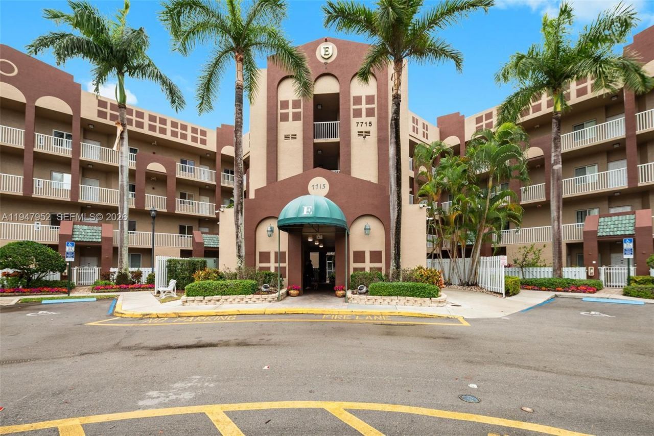7715 Southampton Ter, Unit 201E, Tamarac, FL 33321 Photo