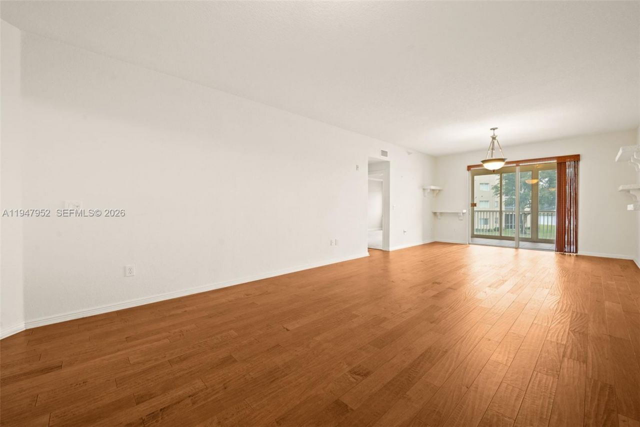 7715 Southampton Ter, Unit 201E, Tamarac, FL 33321 Photo