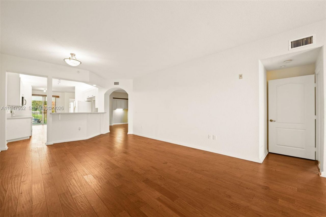 7715 Southampton Ter, Unit 201E, Tamarac, FL 33321 Photo