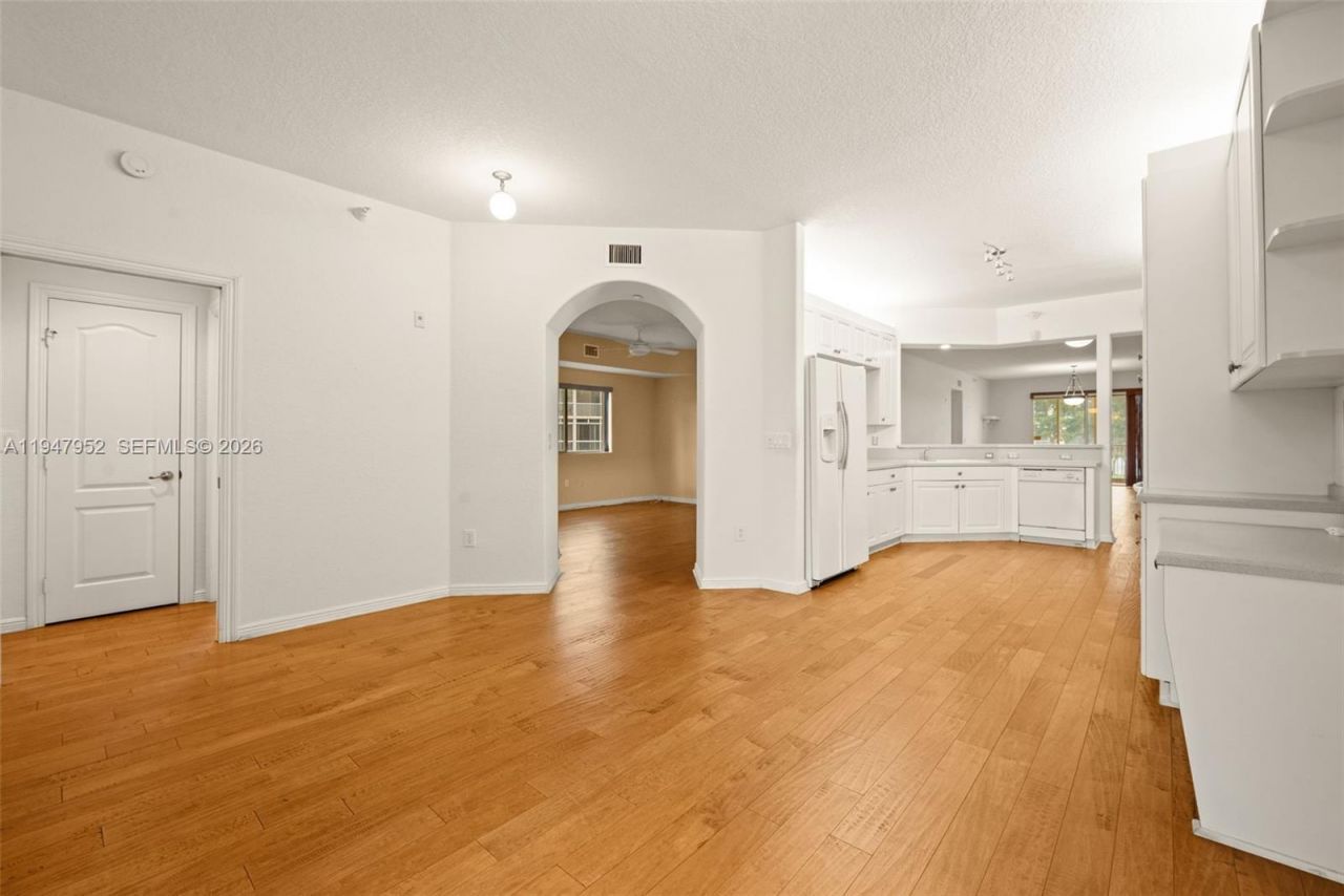 7715 Southampton Ter, Unit 201E, Tamarac, FL 33321 Photo