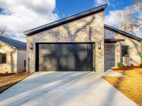 2100 Junior Deputy Road, Little Rock, AR 72205