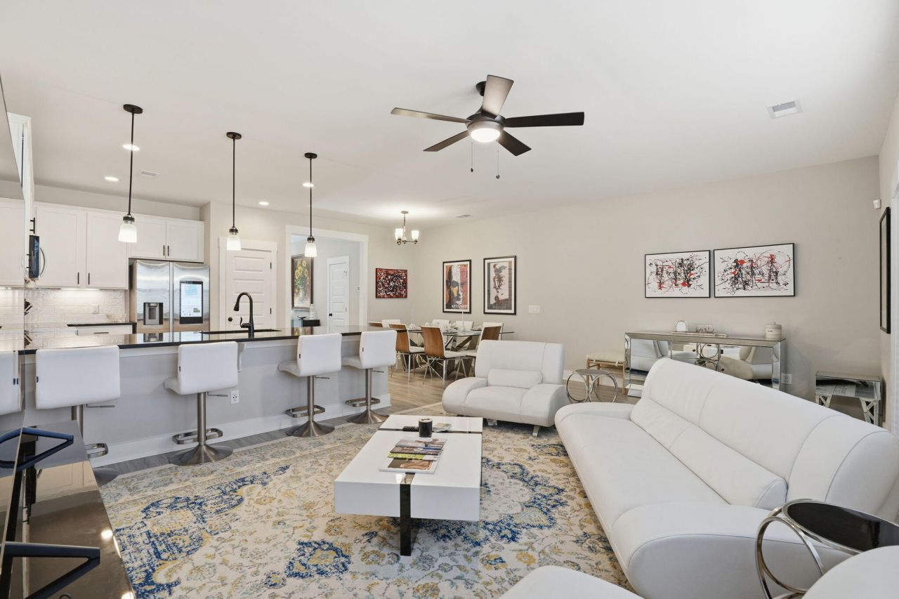 7734 Park Gate Drive Photo 13