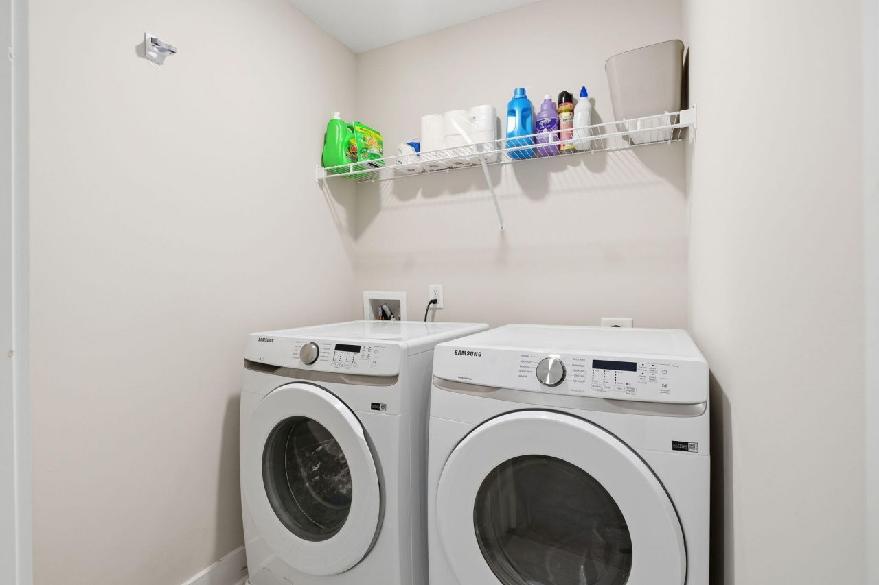 7734 Park Gate Drive Photo 19