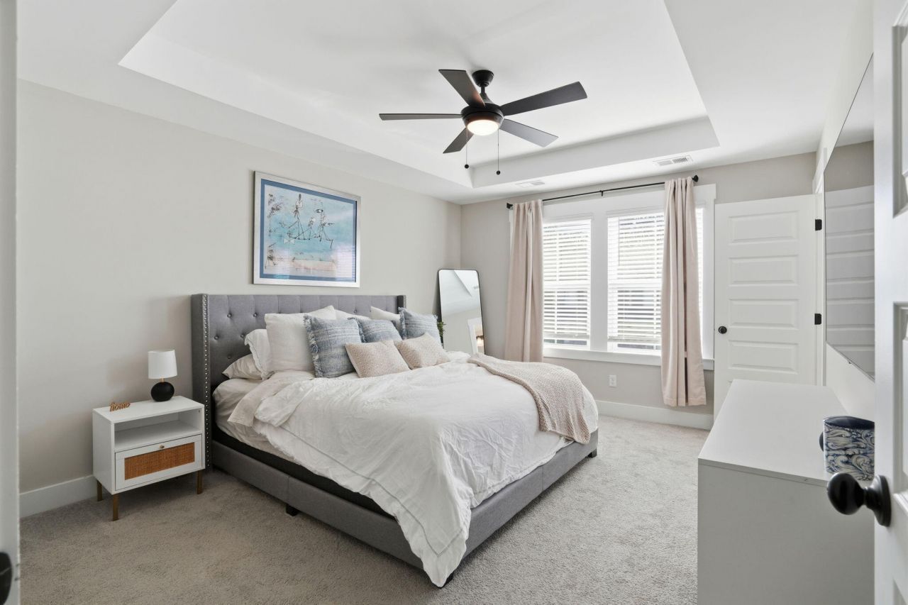 7734 Park Gate Drive Photo 20