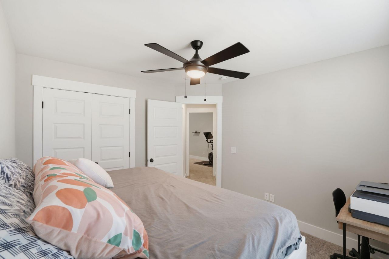 7734 Park Gate Drive Photo 27