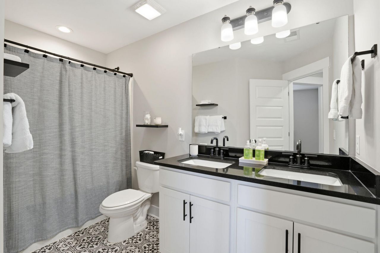 7734 Park Gate Drive Photo 30