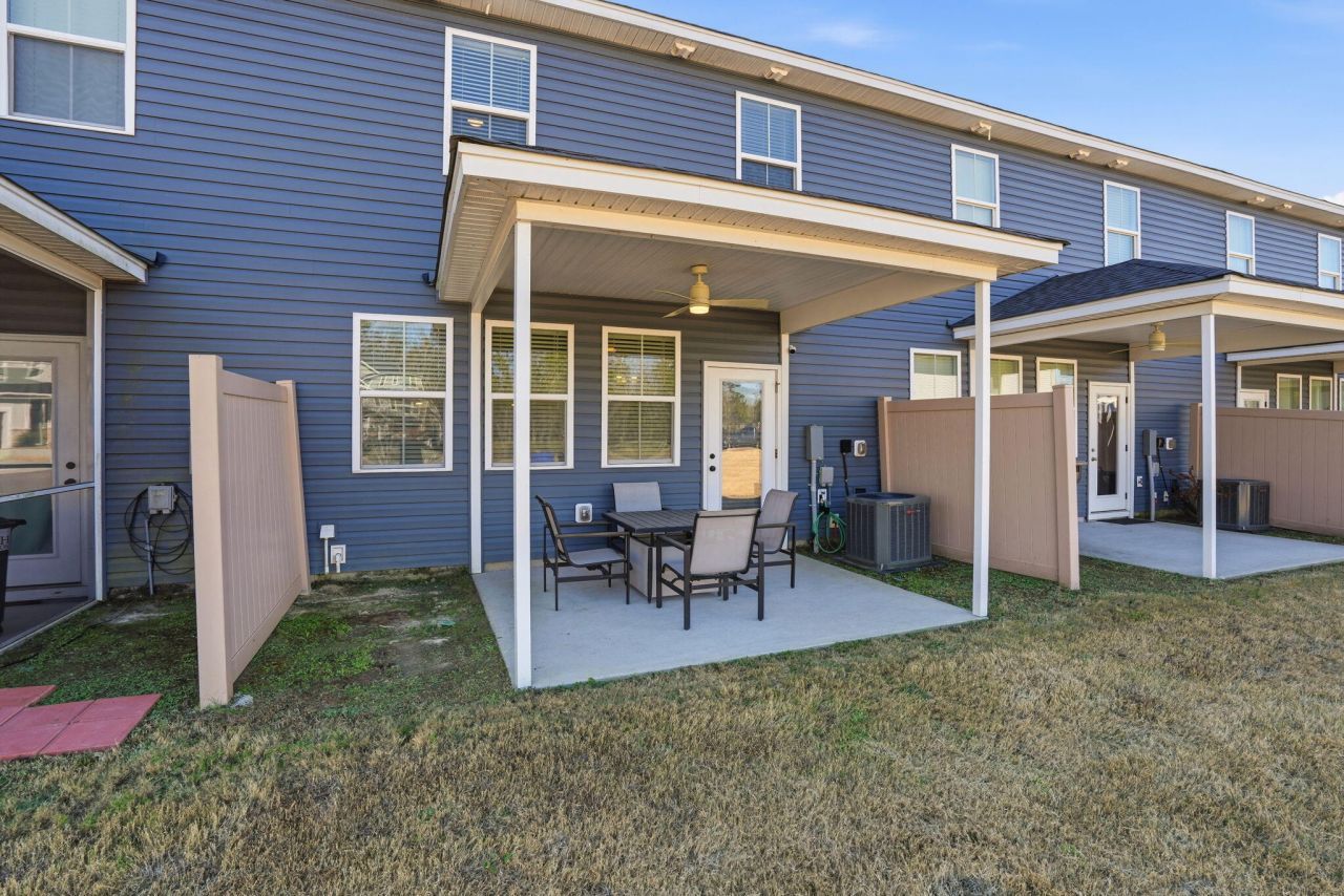 7734 Park Gate Drive Photo 32