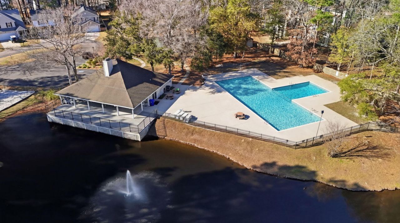 7734 Park Gate Drive Photo 42