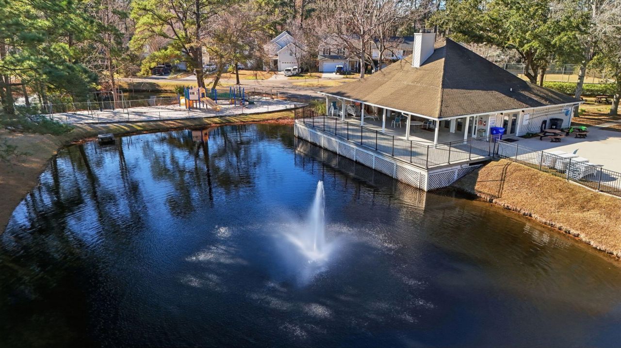 7734 Park Gate Drive Photo 46